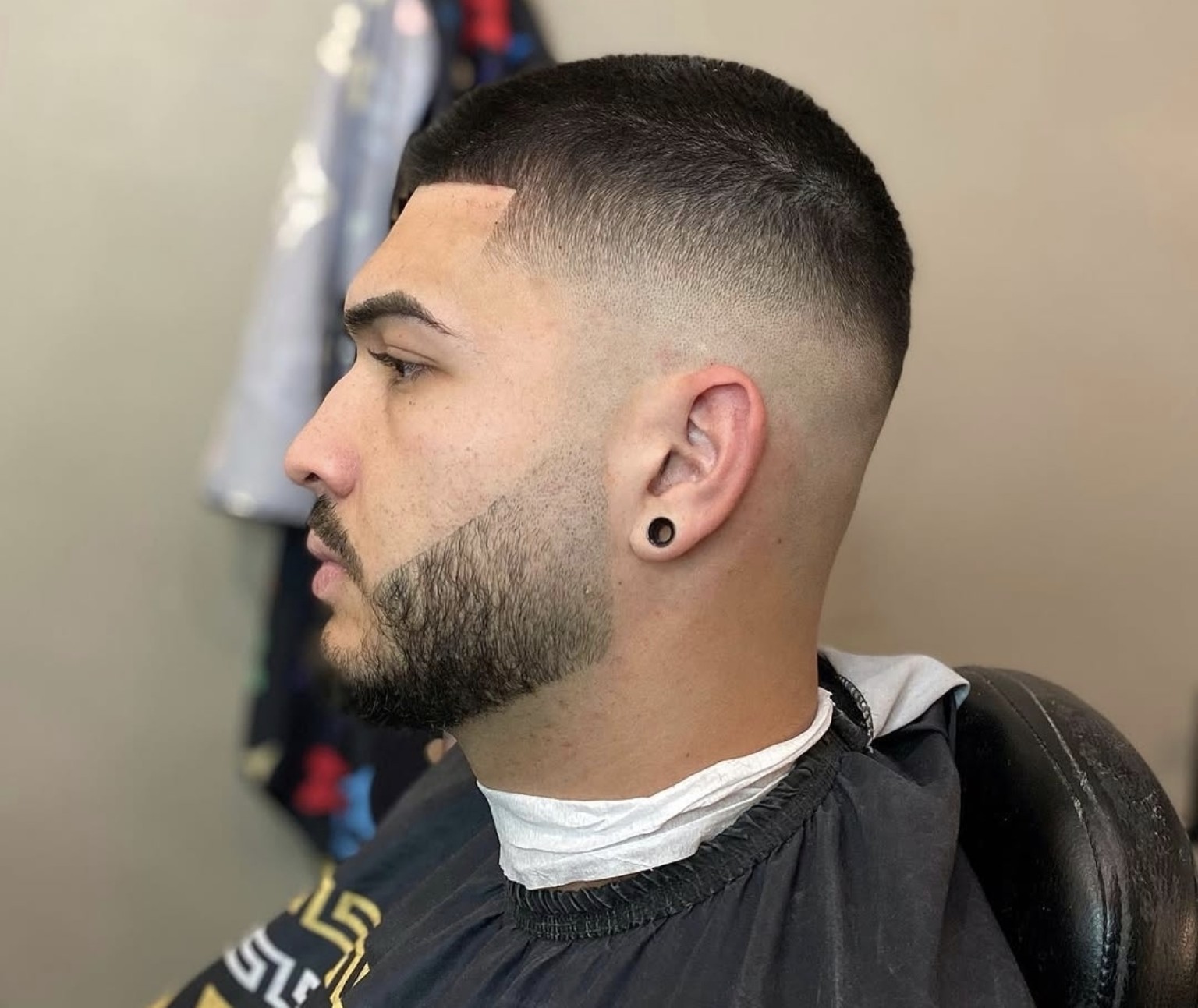 Fade met baard strak bijgewerkt bij Stay Stunna Cuts